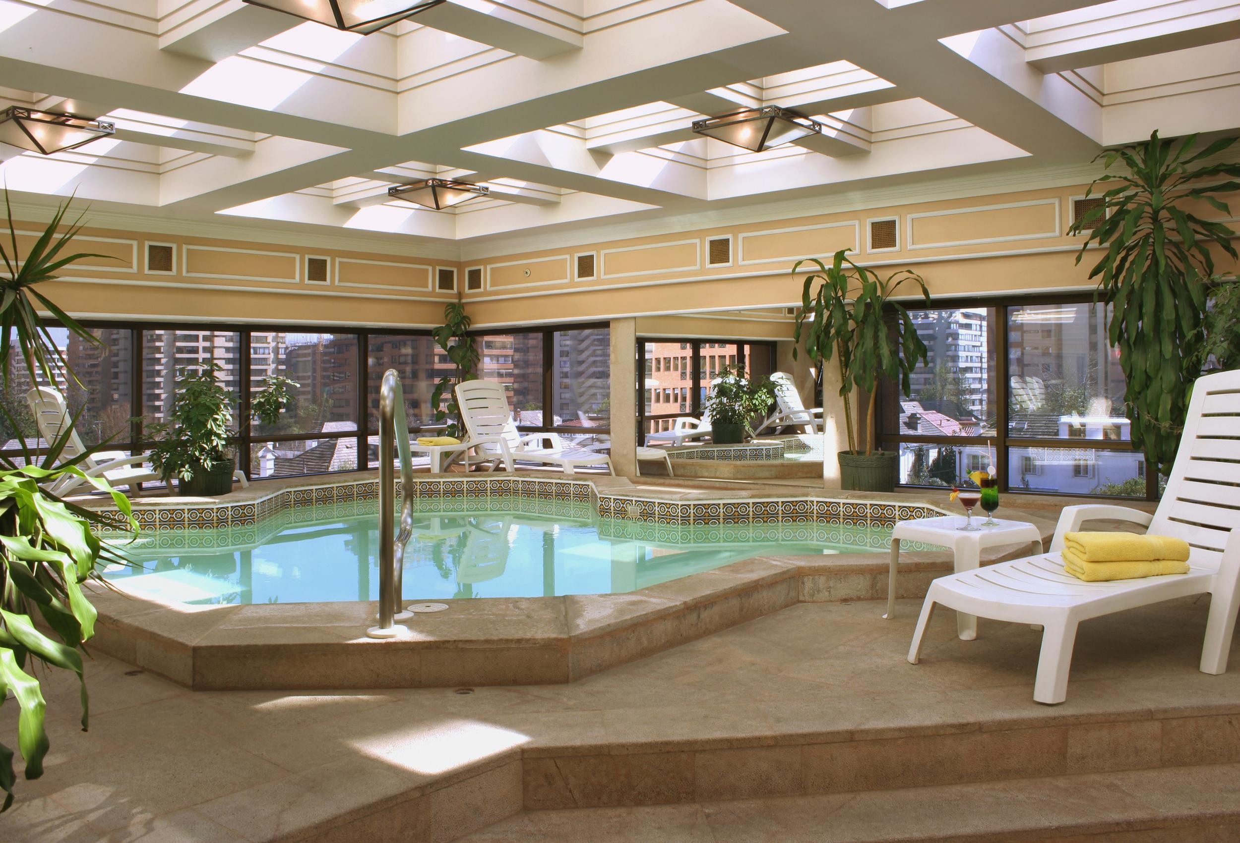 호텔 리갈 퍼시픽 산티아고 외부 사진 The pool at the Four Seasons Hotel