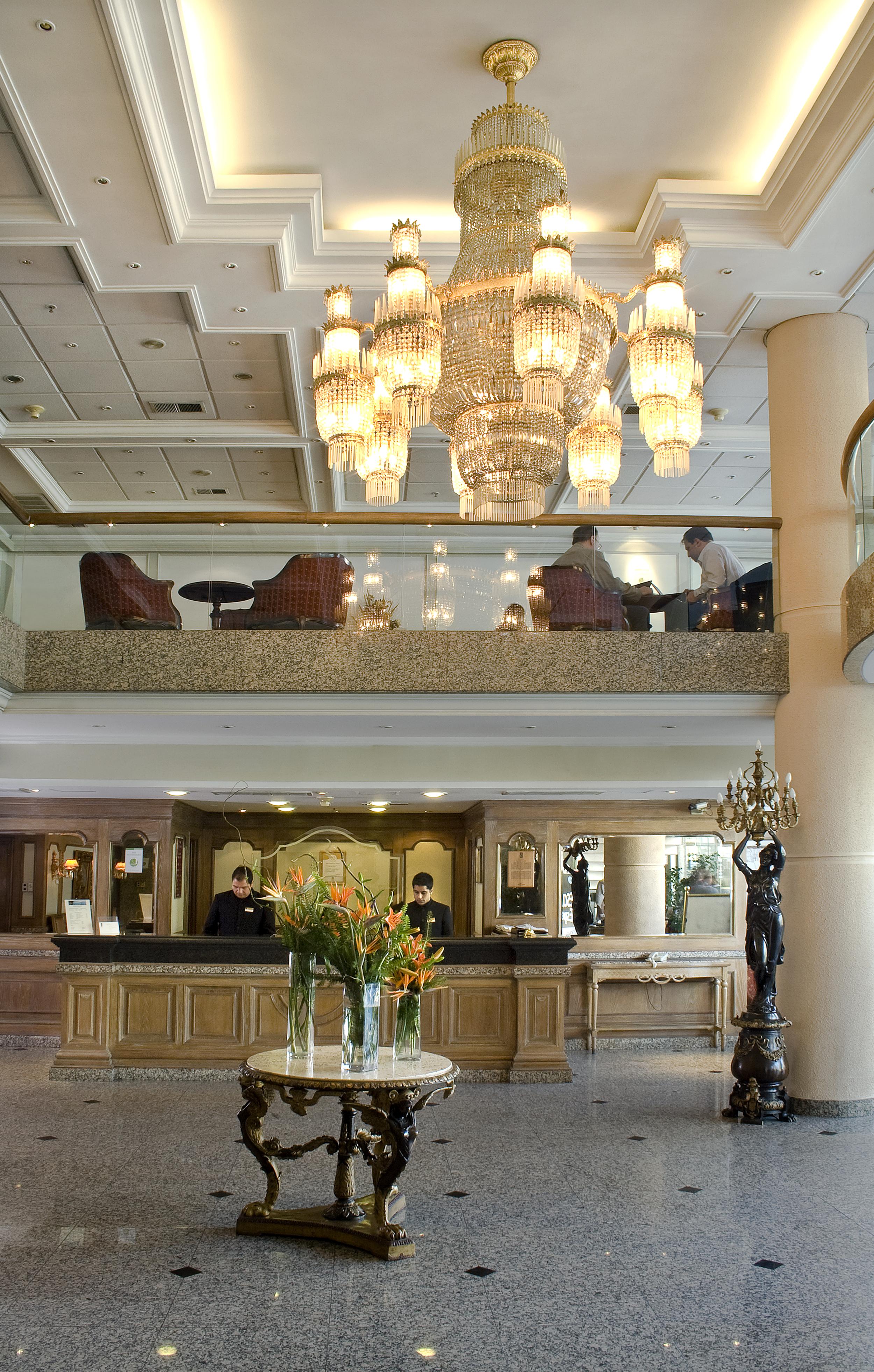호텔 리갈 퍼시픽 산티아고 외부 사진 The lobby of the hotel