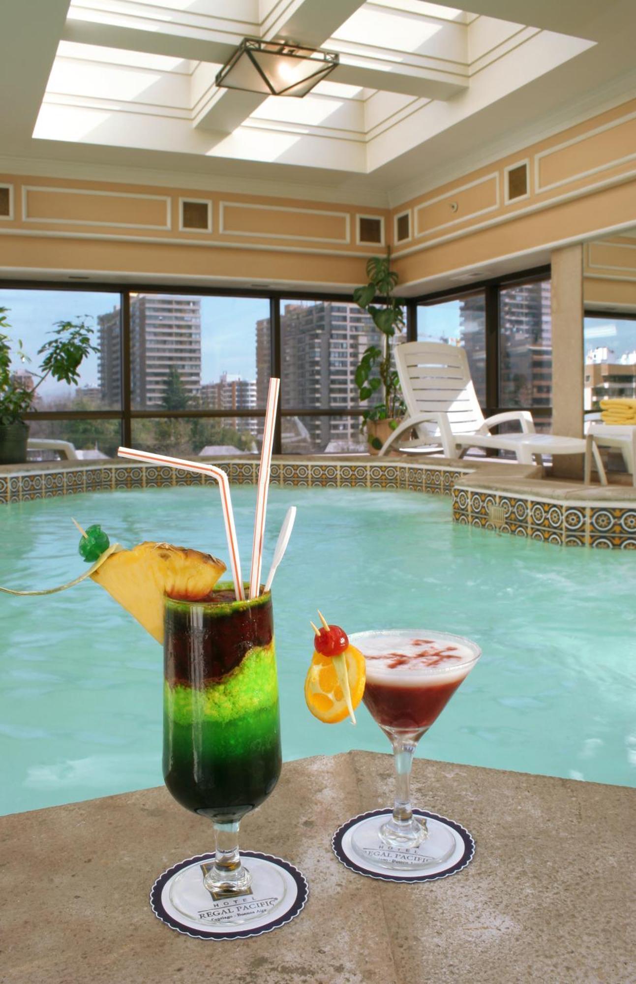 호텔 리갈 퍼시픽 산티아고 외부 사진 Pool at the hotel