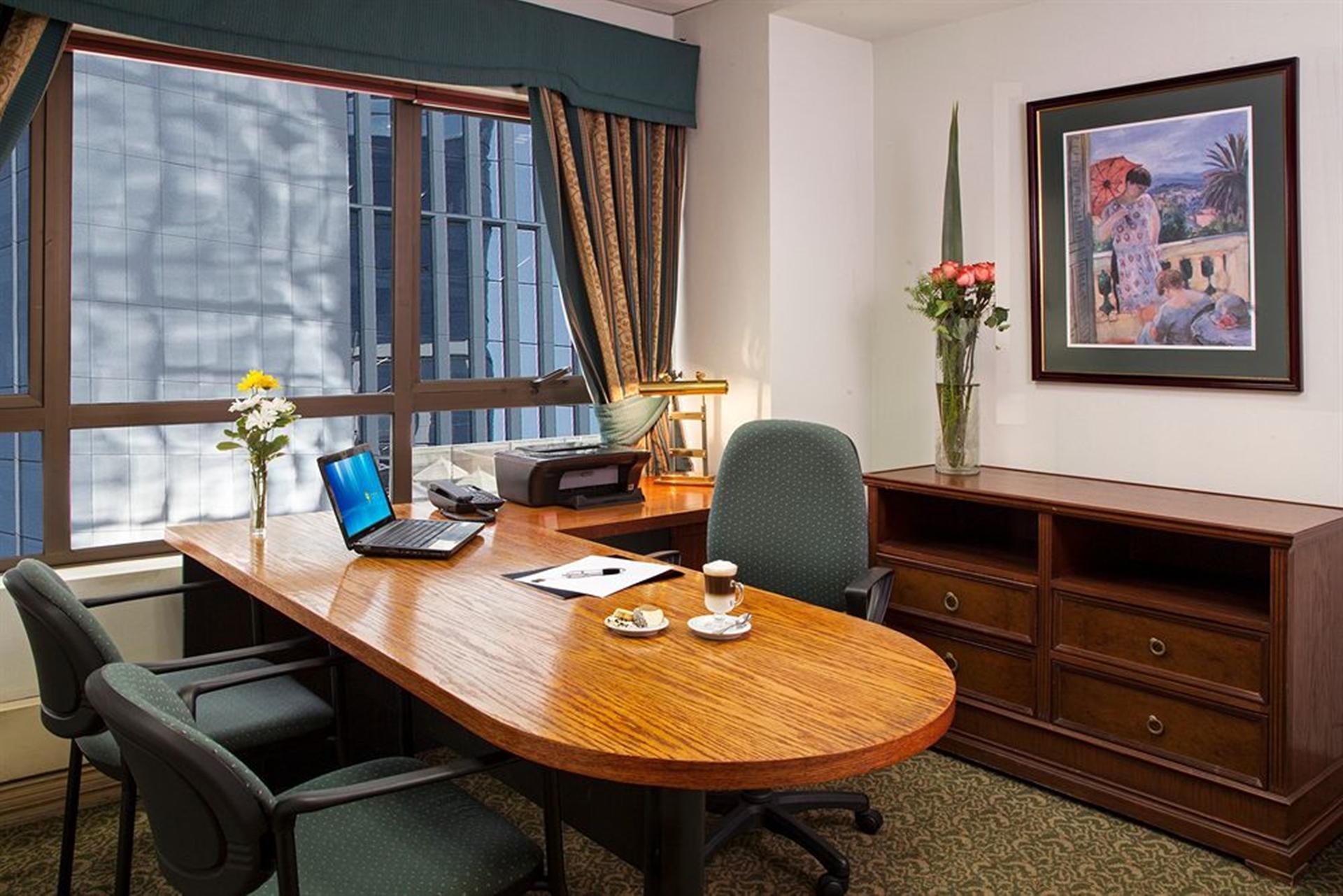 호텔 리갈 퍼시픽 산티아고 외부 사진 A typical office at the University of Arizona