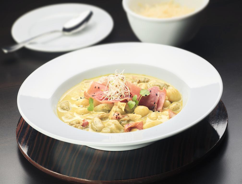 호텔 리갈 퍼시픽 산티아고 외부 사진 A bowl of potato soup