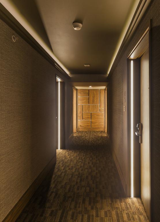 호텔 리갈 퍼시픽 산티아고 외부 사진 A corridor at the Mandarin Oriental, Munich